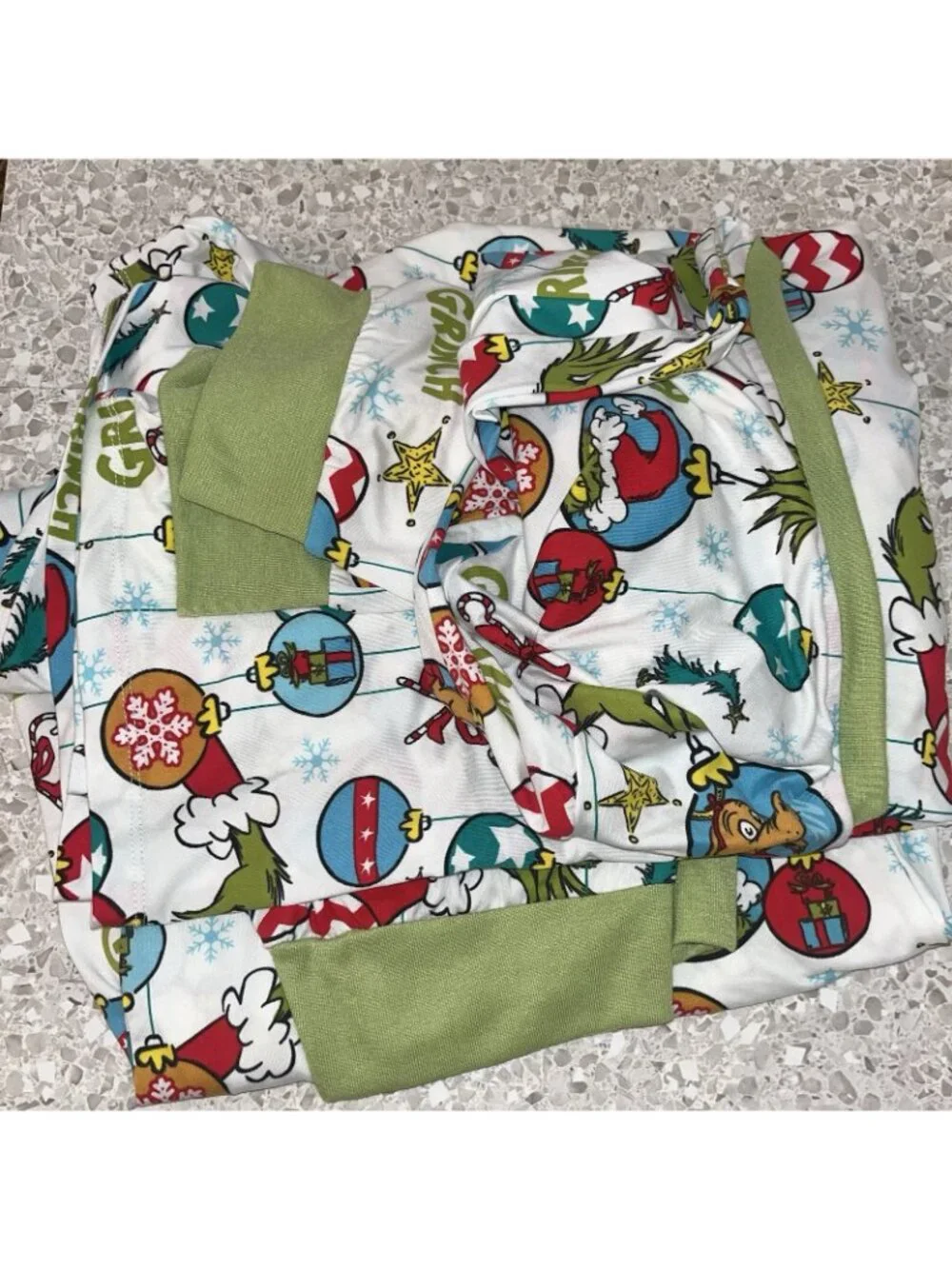 The Grinch Pajamas Womens 2X Set Pants Long Sleeve Top Green Red New Without Tag